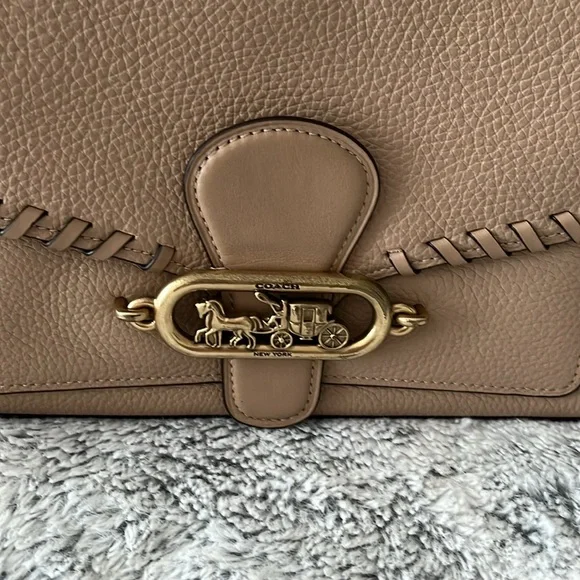 Coach Beige Leather Shoulder Bag with Gold Accents - Picture 3 of 15